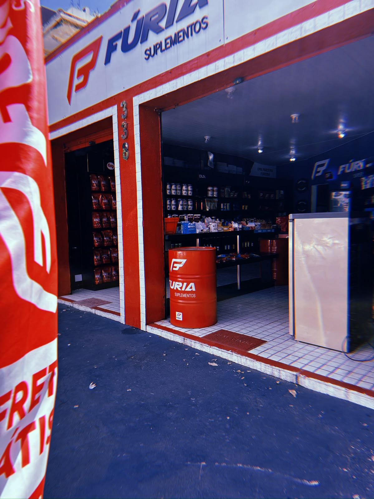Fachada da loja Fúria Suplementos no Prado, Belo Horizonte